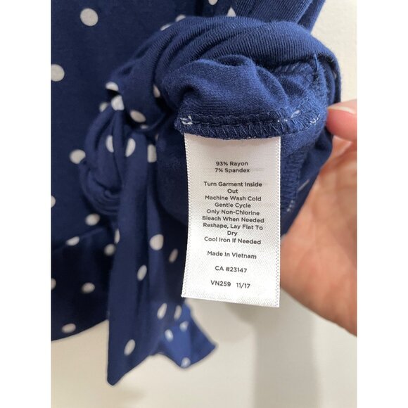 Talbots  Navy Polka Dot T-Shirt Blouse Womens M Petite Short Sleeve Stretch - Picture 4 of 7